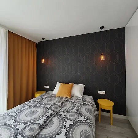 Aurora - Apartament Z Balkonem Appartamento
