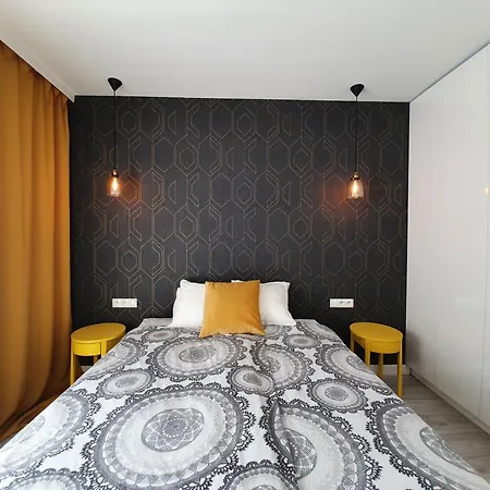 Aurora - Apartament Z Balkonem *