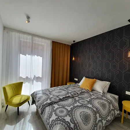 Aurora - Apartament Z Balkonem Appartamento *
